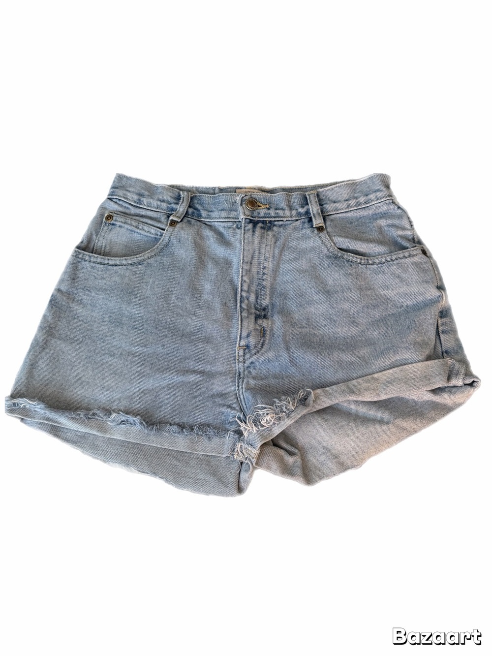 ☀️ St. John’s Bay Light Wash Denim Shorts – Size 8 ☀️